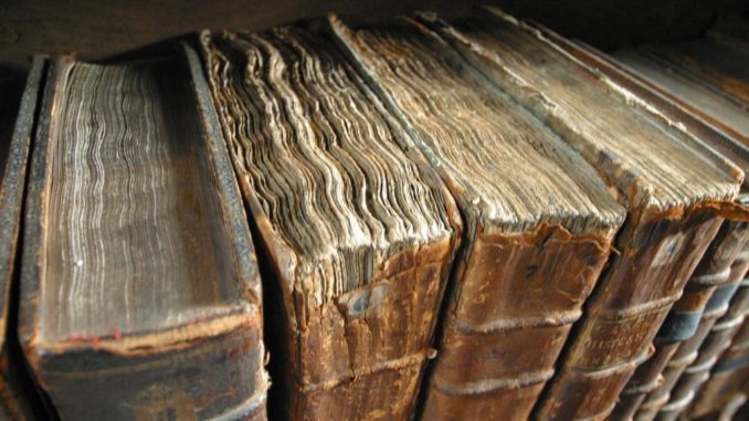 كتب قديمة كتب قديمة