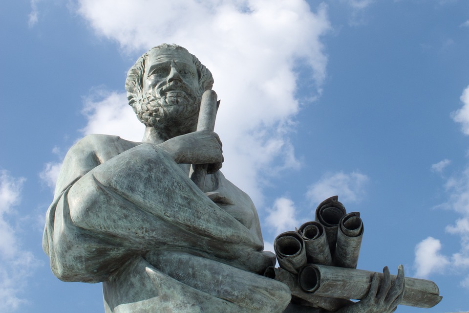 سقراط والتطور ومفهوم النظرية