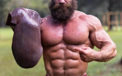 الأكاذيب والمغالطات المنطقية عند ملك الكبد (Liver King)