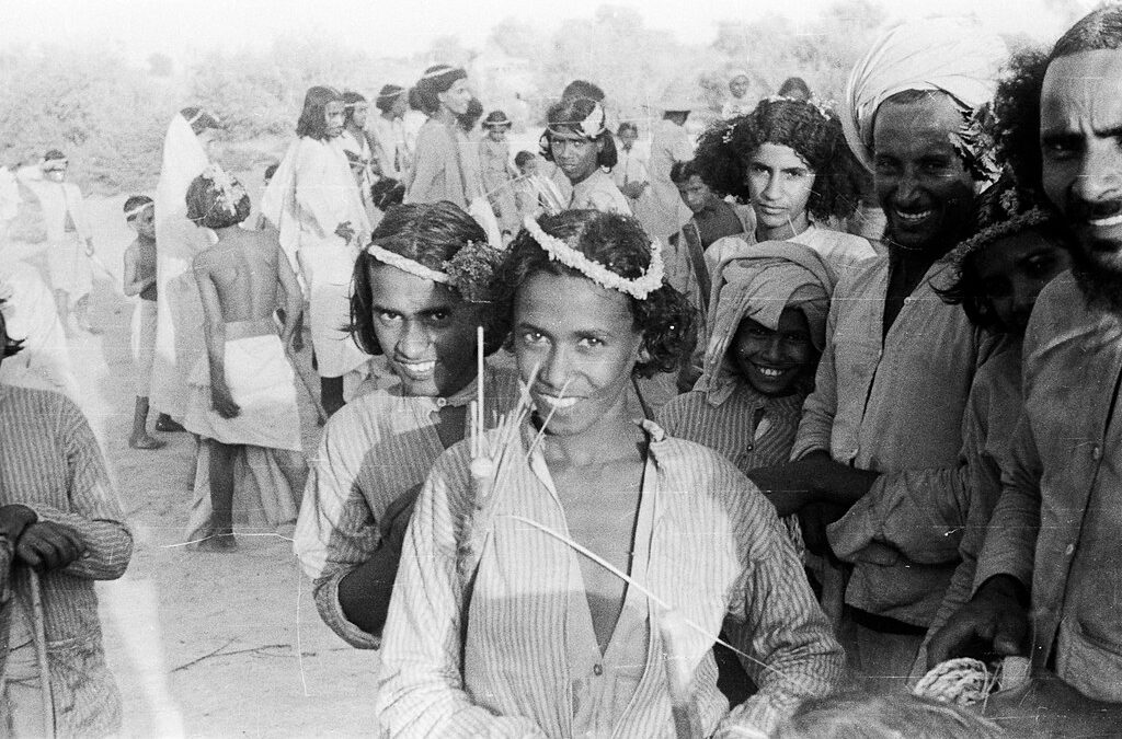 المجموعة الفردانية J الساميون، العرب، الشرق الأوسط وما بعد ذلك